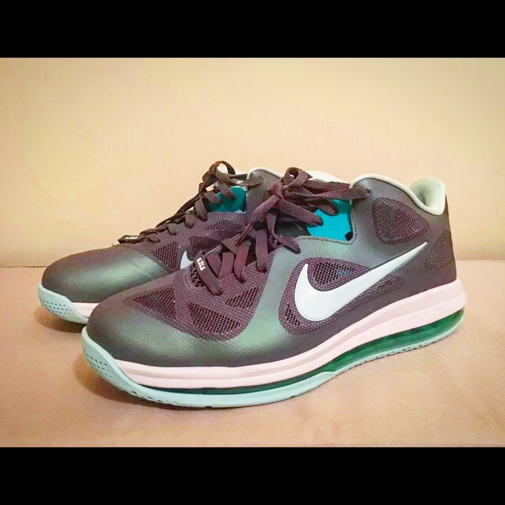 Used Lebron low easter IV... size 11